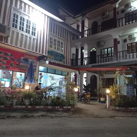 Vang Vieng Queen'S- Mountain View Hotel Esterno foto