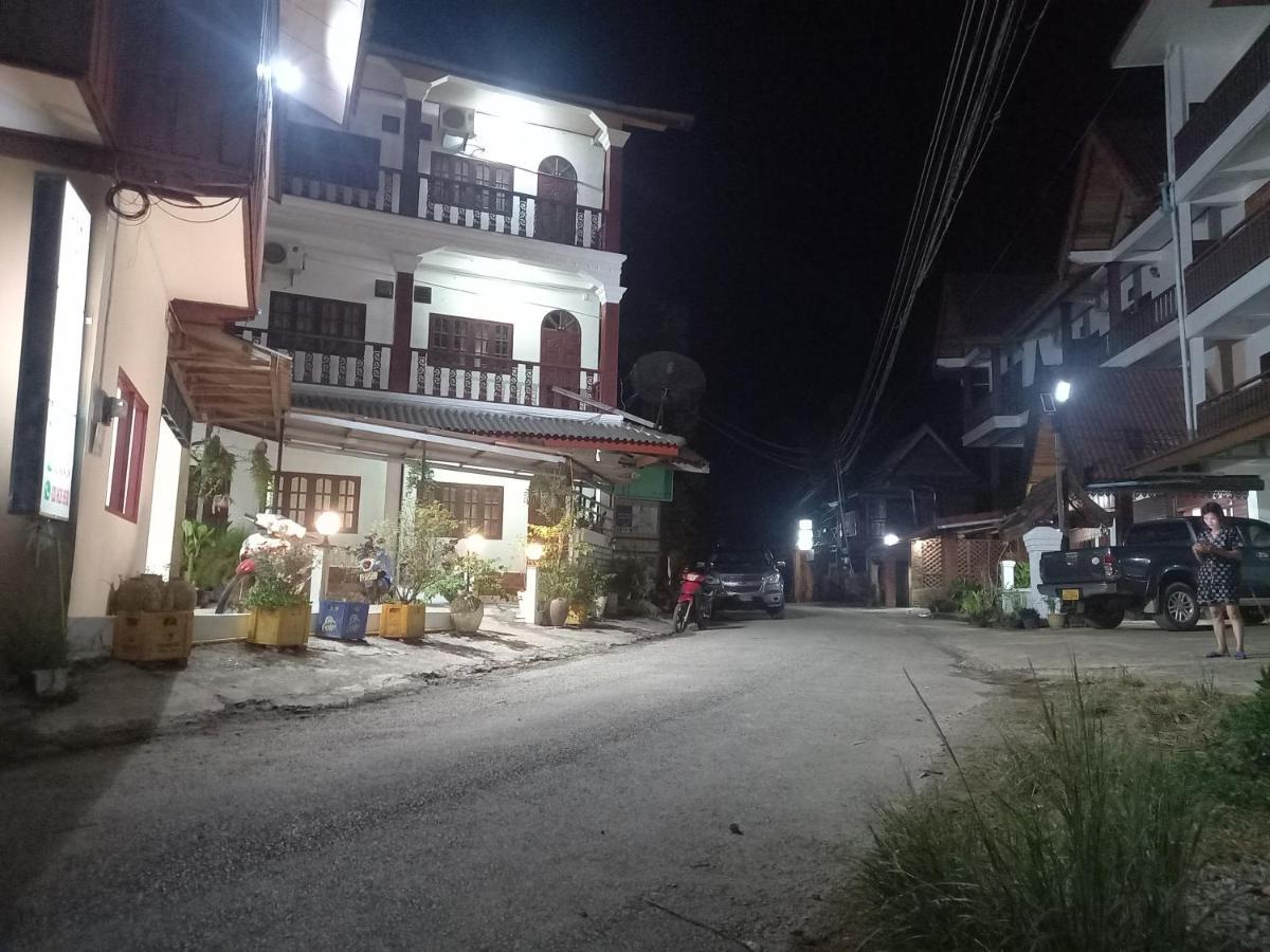 Vang Vieng Queen'S- Mountain View Hotel Esterno foto
